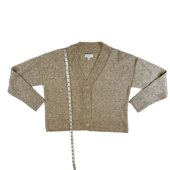 Evereve Anya Cardigan Sweater Size M Oatmeal Tan V-Neck Button Front Knit $108 - Picture 5 of 10